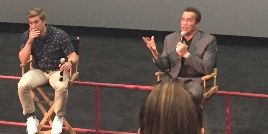 Arnold Schwarzenegger showed up to a fan screening for the next ...