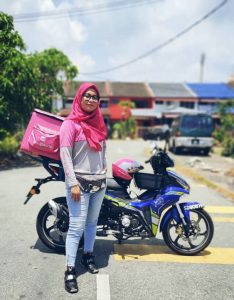 Marina Sofiah, foodpanda rider in Malaysia