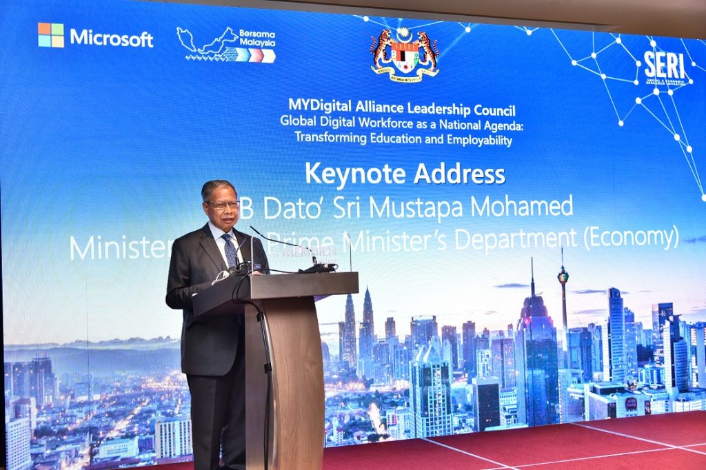 Dato' Sri Mustapa Mohamed, Minister in the Prime Minister’s Department (Economy). SERI and Microsoft Malaysia/Press release