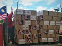 Yayasan Sime Darby (YSD)'s Bakul Prihatin being distributed. Photo by YSD/Press release