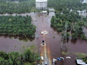An aerial picture of a flooded area in Kuantan, Pahang during the December 2021 Malaysian floods. | Source: Wikimedia Commons/CC BY-SA 4.0/NHA File Photo
