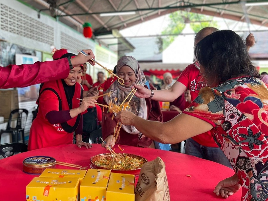"May we have a blessed, successful and prosperous new year of the Rabbit! | Lynas Malaysia's Chinese New Year 2023, Jabor Old Folks Home, 4 February 2023 | NHA File Photo