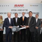 IMG_2 (Mats Nilsson handing over mock key to Wan Mohd Iskandar bin Dato Salleh, Group Managing Director of Sani Express)
