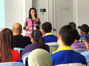 Samantha Jackson, an Australian personal health coach to A-list Hollywood actors and musicians, facilitating Bluescope's first CONNACTION health talk initiative. | NS Bluescope Malaysia factory in Kapar, Selangor, Malaysia. | Photo by Ruzanna Muhammad/NHA File Photo