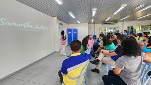 Samantha Jackson, an Australian personal health coach to A-list Hollywood actors and musicians, facilitating Bluescope's first CONNACTION health talk initiative. | NS Bluescope Malaysia factory in Kapar, Selangor, Malaysia. | Photo by Ruzanna Muhammad/NHA File Photo