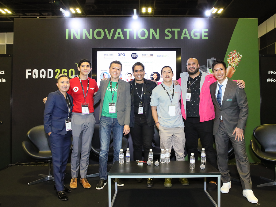 Distinguished speakers on the Innovation Stage at the inaugural Food2Go 2022 | Photo by Speciality Food & Drinks Asia (SFDA)/NHA File Photo