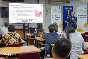 Akmal Hamdy Baharudin, head of the investigation department of the Malaysian Communications and Multimedia Commission (MCMC) presenting the training module on cyber security at the second NPC Professional Development Series training programme for journalists held at the Tun Abdul Razak Institute of Broadcasting and Information (IPPTAR) in Kuala Lumpur, Malaysia on 11 January 2024.