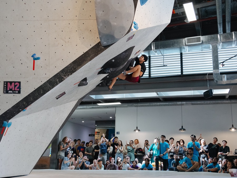Singapore's Vanessa Teng impresses the crowd. She won the Open Female Category at CRANK Boulder Competition 2024. | Kuala Lumpur, Malaysia. 4-5 May 2024 | Photo by Camp5 / NHA File Photo