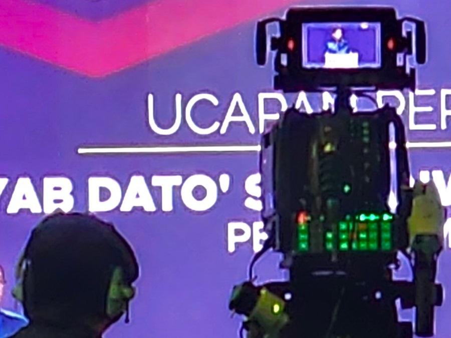 Broadcast recording during the officiating speech at the National Journalists' Day (HAWANA) 2023 celebration. | Hotel Casuarina @ Meru, Ipoh, Perak, Malaysia. 29 May 2023. | Photo by Ruzanna Muhammad / NHA File Photo