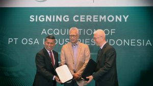 Deleum Berhad's signing ceremony was held in Kuala Lumpur, Malaysia, on 5 December 2024. From left: Rao Abdullah, Group CEO of Deleum Berhad; Tan Sri Dato Seri Shamsul Azhar, Chairman of Deleum Berhad; and Ong Siow Aik, Director of OSA Industries Pte Ltd. | Photo by Zahara Nordin / News Hub Asia