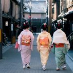 kyoto-japan-women in kimono-pexels-satoshi-hirayama_r