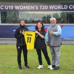 MCA U19 Team Captain Dania with YB Hannah Yeoh and MCA President Mohammed Iqbal Ali_r