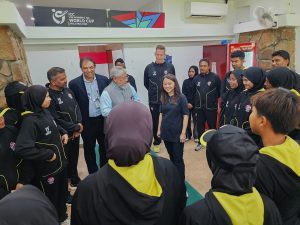 Malaysia's national uncer-19 women's cricket team meeting the Youth and Sports Minister, Hannah Yeoh at Bayuemas Cricket Oval in Pandamaran, Klang. 18 January 2025 | Photo by Ruzanna Muhammad / News Hub Asia