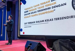 A representative from Nippon Paint Malaysia showcasing the company’s Best-In-Class products, delivering the best innovative products to end consumers. | Kuala Lumpur, Malaysia. 23 February 2025 | Photo by Nippon Paint / NHA File Photo