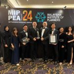 Photo 2 – Dato Neoh Soo Keat accompanied by Trinity Group project team LAr Terence Tan Kok Ho