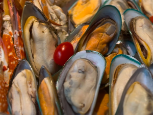 Mussels in the Seafood Spread at the Kembara Cita Rasa Nusantara buffet, Charcoal, The Saujana Hotel Kuala Lumpur, Malaysia. | Photo by The Saujana Hotel / NHA File Photo