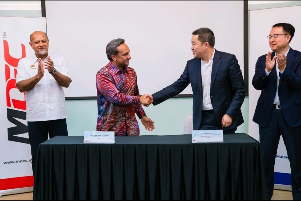 From left: Digital Minister Giving Singh Deo, MDEC CEO Anuar Fariz Fadzil, Managing Director, Member of Operations and Management Committee, CICC Capital Tong Zhong, and Managing Director, Member of the Management Committee, CICC DU Pengfei. | Kuala Lumpur, Malaysia. 19 May 2025 | Photo by Gobind Singh Deo (LinkedIn pic) / NHA File Photo