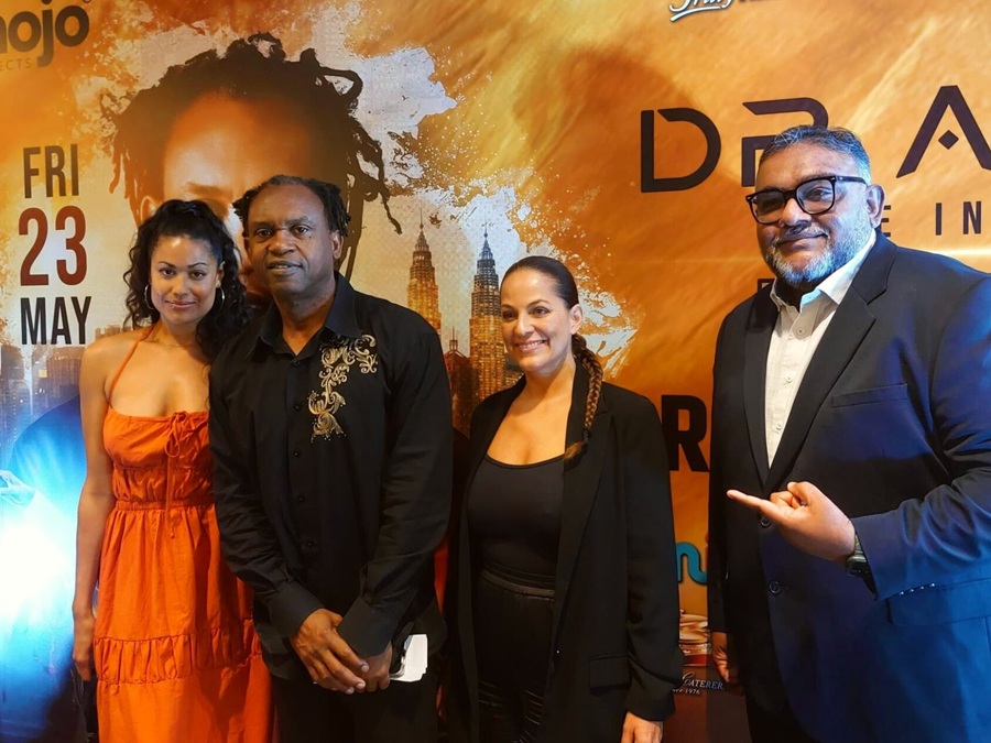 Dr Alban (second from left), backing vocalist Alicia Francke Bocio (left), DJ and vocalist Dede Lopez (second from right), and Mojo Projects chief executive officer Ratna K. Nadarajan (right) at the press conference in Kuala Lumpur, Malaysia. 22 May 2025 | Photo by Scoop.my /NHA File Photo