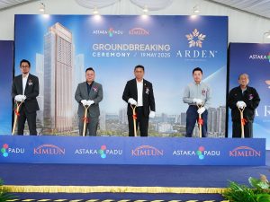 From left: Abdul Hakim bin Kamaludin, director of Astaka Kimlun Sdn Bhd; Allen Khong (孔俊伦), CEO and director of Astaka Holdings Limited; Datuk Haji Mohd Haffiz bin Haji Ahmad, Johor Bahru City Council Mayor; Pang Khang Hau (彭康浩), CEO and executive director of Kimlun Corporation Bhd; and Sim Tian Liang (沈天良), executive director of Kimlun Corporation Bhd at the groundbreaking ceremony of the Arden in Johor Bahru. | Joho, Malaysia. 19 May 2025 | Photo by Astaka Holdings / NHA File Photo