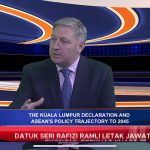 Nordin Abdullah speaking on Bernama TV about crisis management and the modern business world (2)