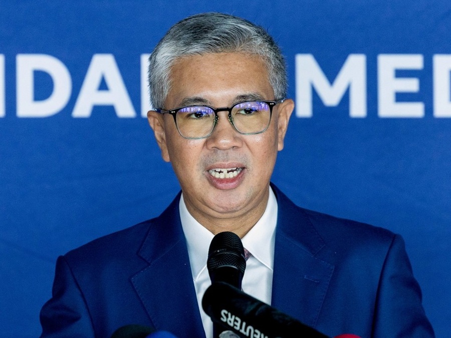 KUALA LUMPUR, July 9 -- Investment, Trade and Industry Minister Tengku Datuk Seri Zafrul Abdul Aziz holds a media conference on a 25 per cent tariff imposed by the United States (US) on Malaysian products, at the Menara MITI today. On Monday, Washington announced that it is imposing a 25 per cent tariff on any and all Malaysian products sent into the country, separate from all sectoral tariffs, effective Aug 1 this year -- one per cent higher than what the US had announced in April. However, US President Donald Trump said that there would be no tariff if Malaysia or Malaysian companies decide to build or manufacture products within the US. Malaysia has been negotiating to reduce the tariff with Washington since April, with the most recent round held on June 18. --fotoBERNAMA. (2025) COPYRIGHT RESERVED