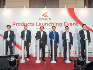 From the left are Jackson Tan, sales director of MCL Bhd; Wade Tan, sales director of MCL Bhd; Ben Tan, managing director of MCL Bhd; Kevin Wang, director of Commercial and Distribution at Huawei Enterprise Malaysia; Wong Wei Lee, distribution sales manager at Huawei Enterprise Malaysia; and Ivan Kau, director of Network Solution Sales for Huawei Enterprise Malaysia at the launch event marking the partnership between Huawei Technologies (Malaysia) Sdn Bhd and MCL Bhd to deliver Huawei eKit solutions for Malaysia’s SMEs. | Kuala Lumpur, Malaysia. 20 July 2025. | Photo by Huawei Malaysia / NHA File Photo