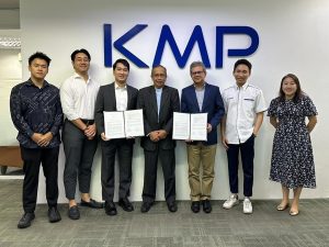Kumpulan Modal Perdana (KMP) partners with Edvance. From the left: Jake Tay: Manager, Edvance, Shawn Yip: Vice President, Edvance, Razin Rozman: CEO, Edvance, Datuk Seri Dr. Mohd Azhar bin Hj Yahaya: Chairman, KMP, Yarham Yunus, CEO, KMP,  Lim Shi Yuan: Assistant Manager Investment, KMP, Lee Hui-Ni: Chief Investment Officer, KMP. | Kuala Lumpur, Malaysia. 11 July 2025. | Photo by KMP / NHA File Photo