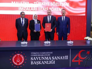 The MoU was signed by Datuk Nonee Ashirin binti Datuk Mohd Radzi, president of CDI (M) (second from left), and Osman Okyay, chairman of the Board of SASAD (second from right). The landmark event was witnessed by Malaysia’s Minister of Defence, Yang Berhormat Datuk Seri Mohamed Khaled bin Nordin (leftmost) and the president of the Secretariat of Defence Industries (SSB) Prof. Dr. Haluk Görgün (rightmost) at the International Defence Industry Fair (IDEF) 2025 in Istanbul, Türkiye. 25 July 2025. | Photo by CDI (M) / NHA File Photo