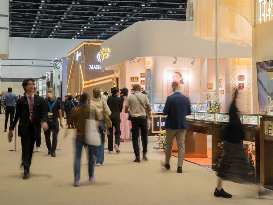 Participants at the 71st Bangkok Gems & Jewelry Fair held in 2024. | Photo by Department of International Trade Promotion (DITP) and Gem and Jewelry Institute of Thailand (GIT / NHA File Photo