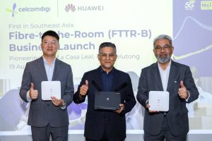 From the left are Bruce Li, account director of CelcomDigi Key Account for Huawei Technologies (Malaysia) Sdn Bhd; Datuk Awalan Abdul Aziz, director of La Casa Leal Restaurant; and Ts. Afizulazha Abdullah, chief enterprise business officer for CelcomDigi during the business launch of CelcomDigi's Fiber-to-the-Room (FTTR-B). | Kuala Lumpur, Malaysia. 19 August 2025 | Photo by CelcomDigi / NHA File Photo