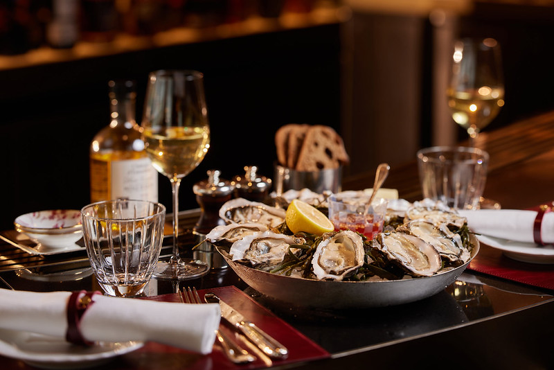 Freshly shucked oysters served on ice at The Regent Hong Kong, offering a luxurious taste of the sea with panoramic views of Victoria Harbour, a highlight of the hotel’s refined dining experience. Source: The Regent Hong Kong