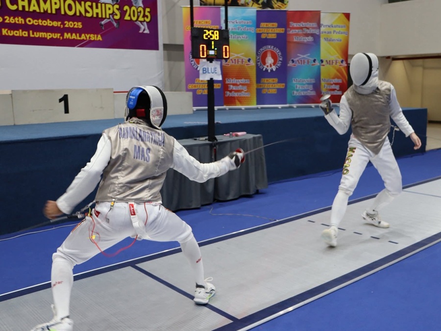 Men's foilists in action at the Asian U23 Fencing Championship 2025 in Kuala Lumpur. | Kuala Lumpur, Malaysia. 22-26 October 2025 | Photo by Fencing Confederation of Asia (FCA) / NHA File Photo