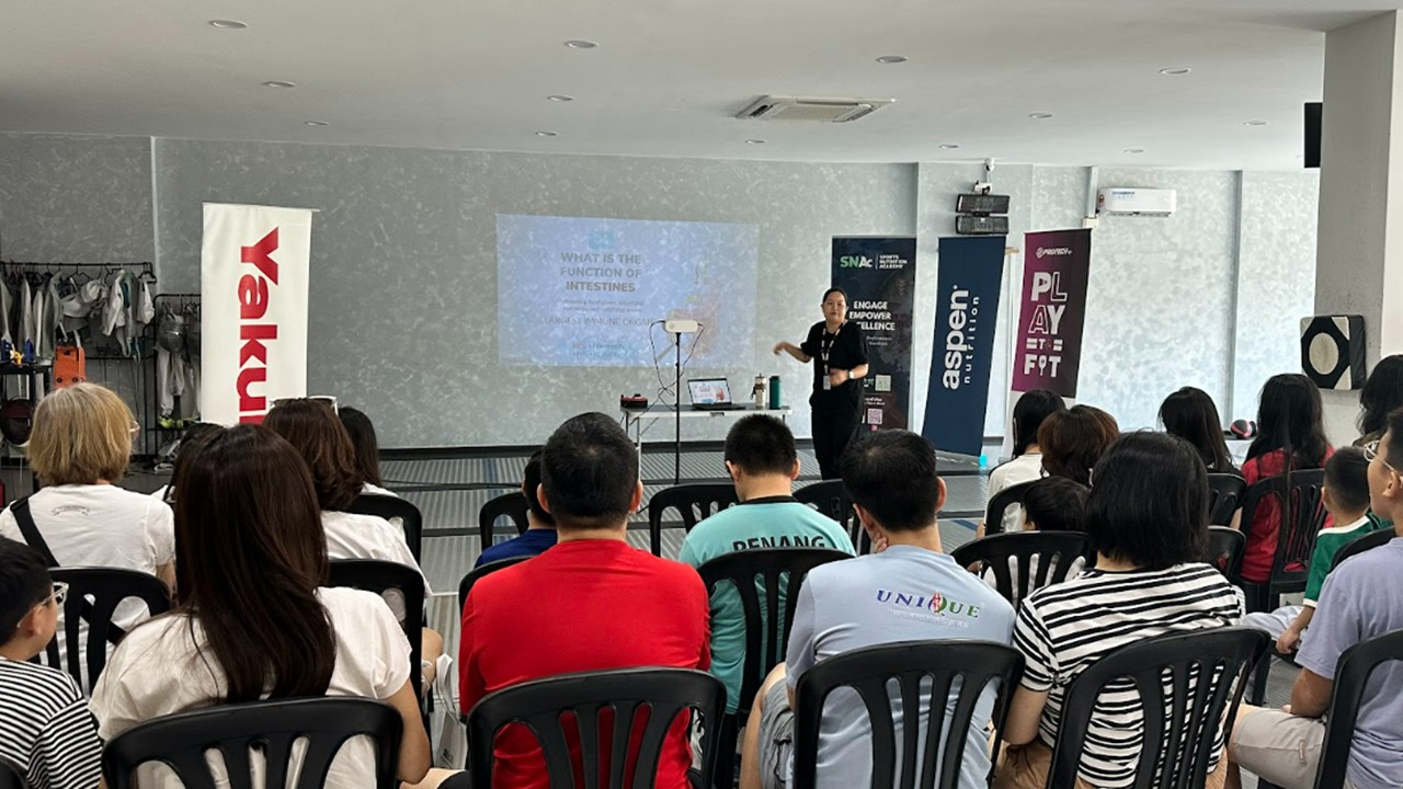 Bringing nutrition to the athletes, Yakult Malaysia has played a strong role in development of sports nutrition in Malaysia. Photo by Sports Nutrition Academy (SNAc) Malaysia / NHA File Photo